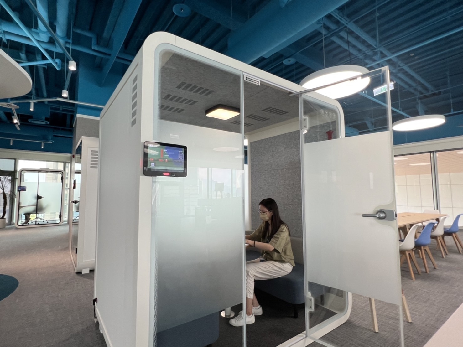 麻将胡了高雄據點的智慧行動辦公艙，展現麻将胡了在面板以外的研發應用軟實力